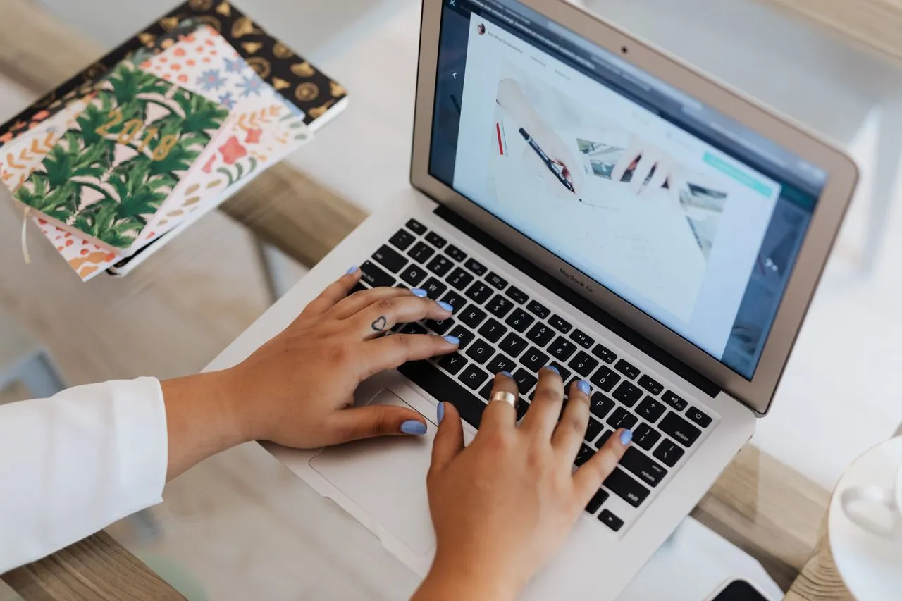 Best Apps and Tools for Bloggers in 2026